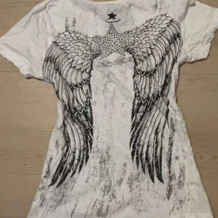 تیشرت سفید طرح بال و ستاره